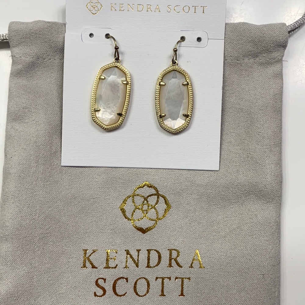 Elle Gold Drop Earrings White Pearl—out of stock
